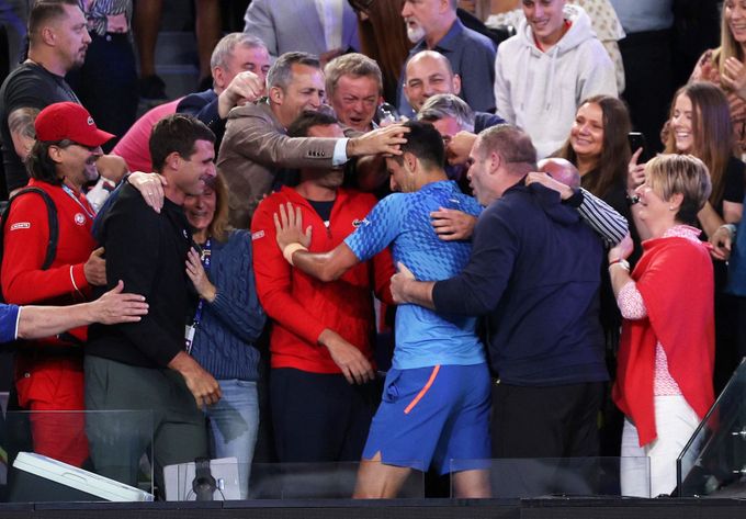 Djokovič po triumfu vypustil emoce, chyběl mu táta: Sesypal jsem se Djokovič po triumfu vypustil emoce, chyběl mu táta: Sesypal jsem se