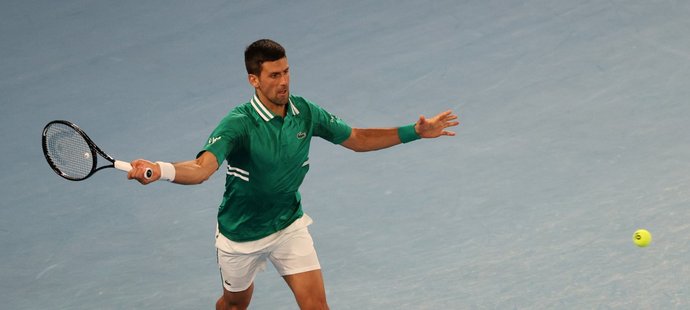 Novak Djokovič i se zraněním postoupil do osmifinále Australian Open