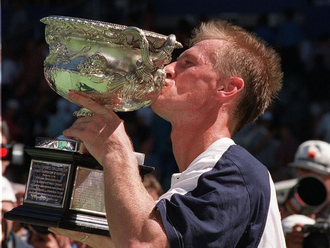 Největší triumf kariéry Petra Kordy - vítězství na Australian Open v roce 1998