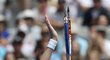 Petra Kvitová děkuje divákům po své osmifinálové výhře na Australian Open