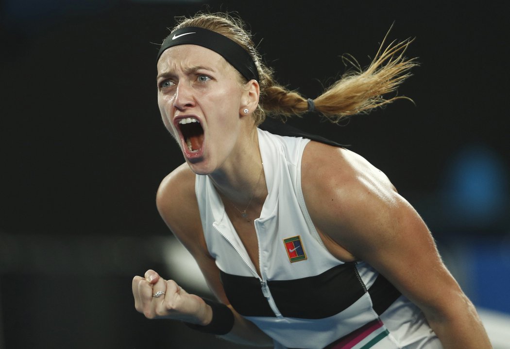 Petra Kvitová se raduje během semifinále Australian Open proti Ashleigh Bartyové