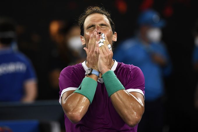 Rafa plakal štěstím. Medveděv vzkázal Djokovičovi: Budeš přilepený u televize Rafa plakal štěstím. Medveděv vzkázal Djokovičovi: Budeš přilepený u televize
