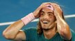 Dvacetiletý Řek Stefanos Tsitsipas se raduje po svém triumfu nad Rogerem Federerem na Australian Open