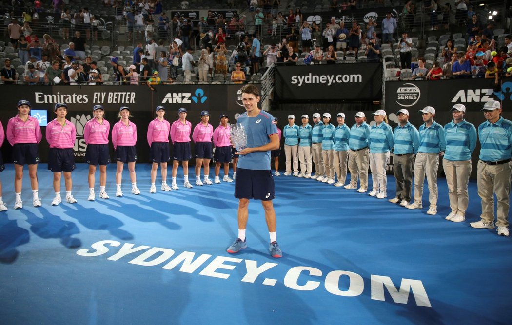 Australští tenisoví fanoušci mají nové naděje, 19letý Alex De Minaur byl kometou minulé sezony, v sobotu vyhrál v Sydney svůj první titul