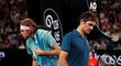 Řecký talent Stefanos Tsitsipas si mění stranu s legendárním Rogerem Federerem v osmifnále Australian Open