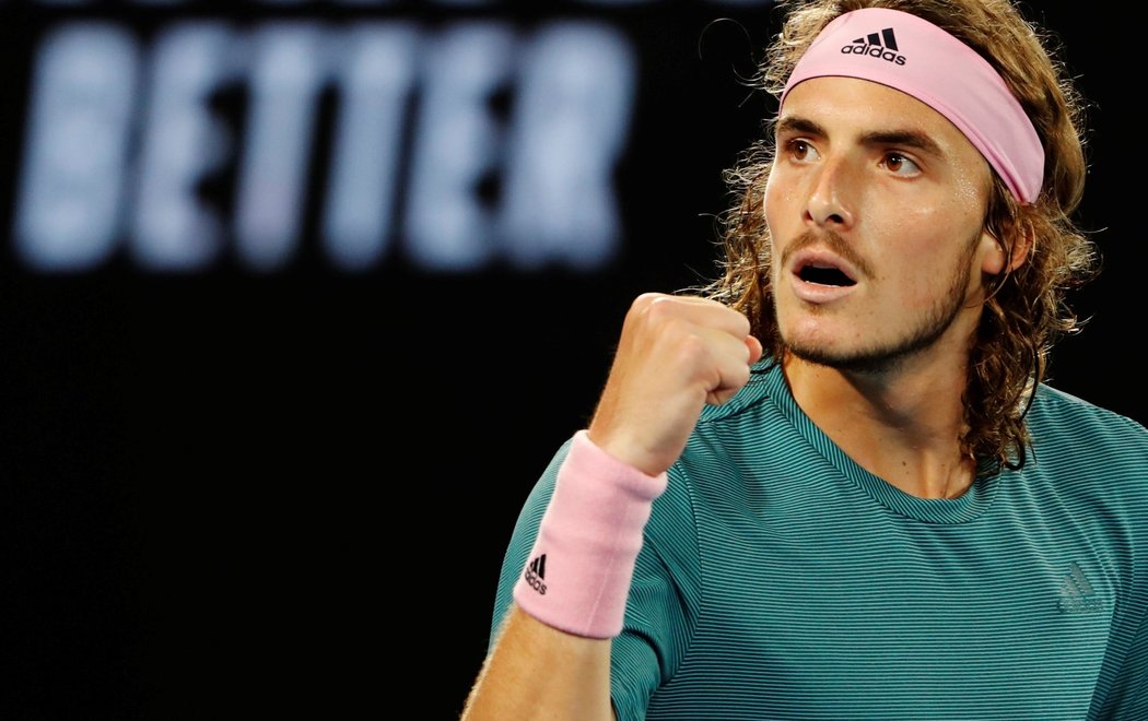 Řecký talent Stefanos Tsitsipas v utkání osmifnále Australian Open proti Rogeru Federerovi