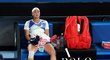 Vyčerpaná Uns Džábirová ve druhém kole Australian Open proti Markétě Vondroušové