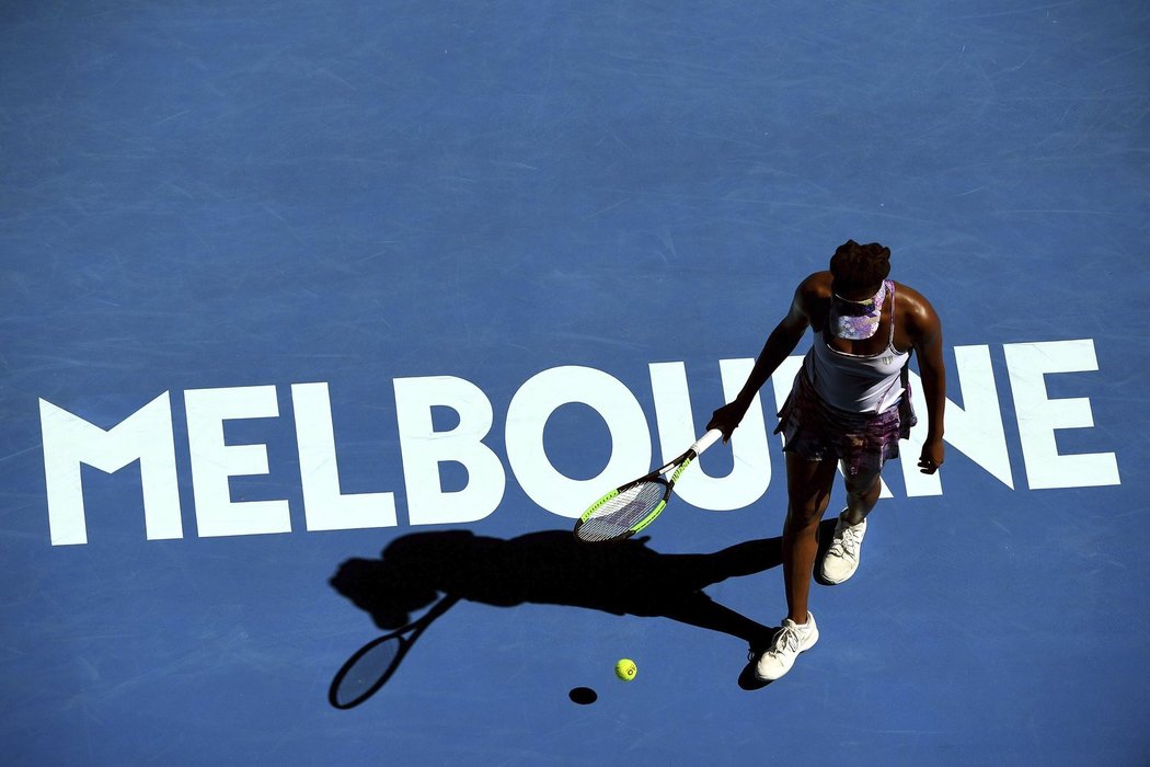 Soupeřce vzala Venus Williamsová podání pětkrát, naposledy v posledním gamu, ve kterém využila čtvrtý mečbol.
