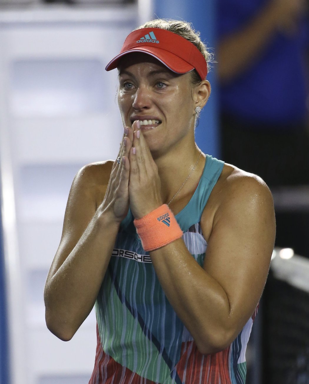 To není sen, to je pravda. První grandslamový titul je doma. Německá tenistka Angelique Kerberová vyhrála Australian Open, když ve finále zdolala favorizovanou světovou jedničku a obhájkyni Serenu Williamsovou z USA 6:4, 3:6, 6:4.