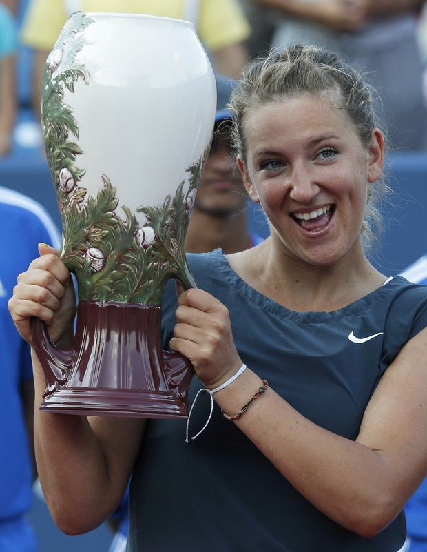 Ruska s vítěznou trofejí. Ruska s vítěznou trofejí.