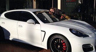 Azarenkové předčasné Vánoce. Luxusní Porsche za 100 tisíc eur!