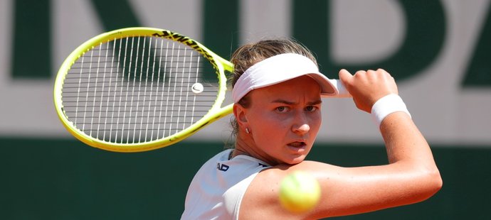 Barbora Krejčíková porazila na Roland Garros Sloane Stephensovou a zahraje si první grandslamové čtvrtfinále ve dvouhře.