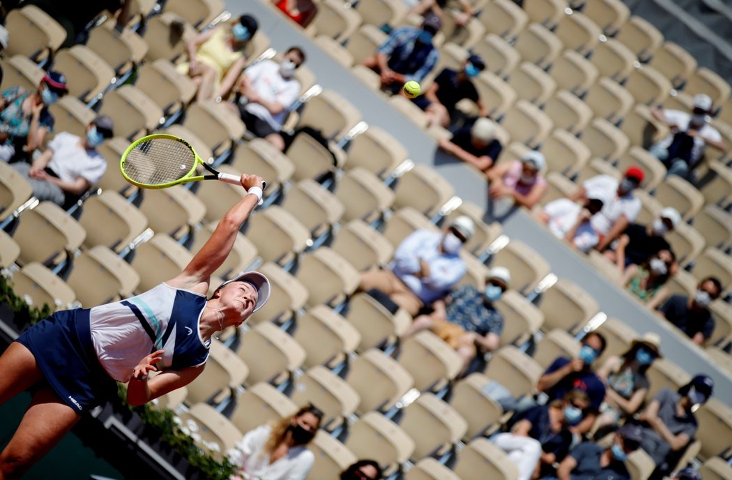 Barbora Krejčíková porazila na Roland Garros Američanku Sloane Stephensovou 6:2, 6:0 a zahraje si první grandslamové čtvrtfinále ve dvouhře.