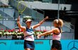 Barbora Krejčíková s Kateřinou Siniakovou jsou ve finále French Open