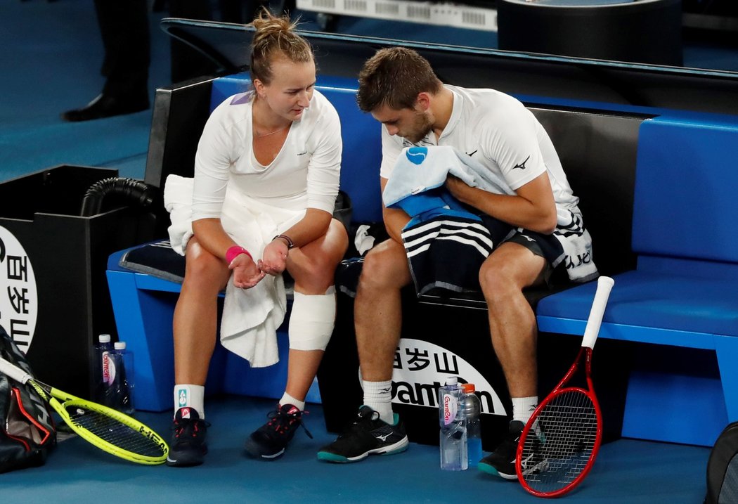 Barbora Krejčíková a Nikola Mektič získali titul na Australian Open ve smíšené čtyřhře