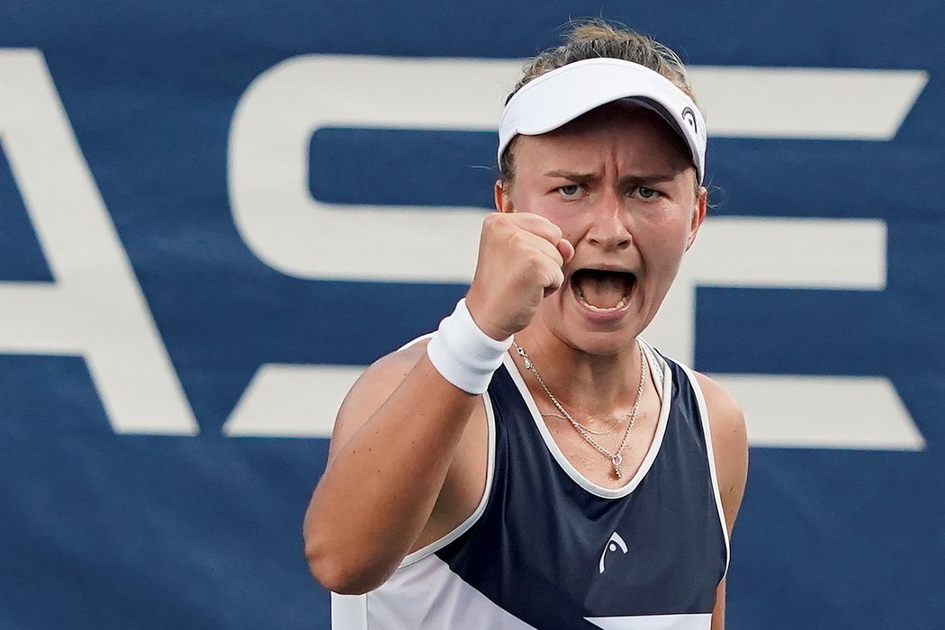 Barbora Krejčíková zvládla premiéru v hlavní soutěži dvouhry na grandslamovém US Open.