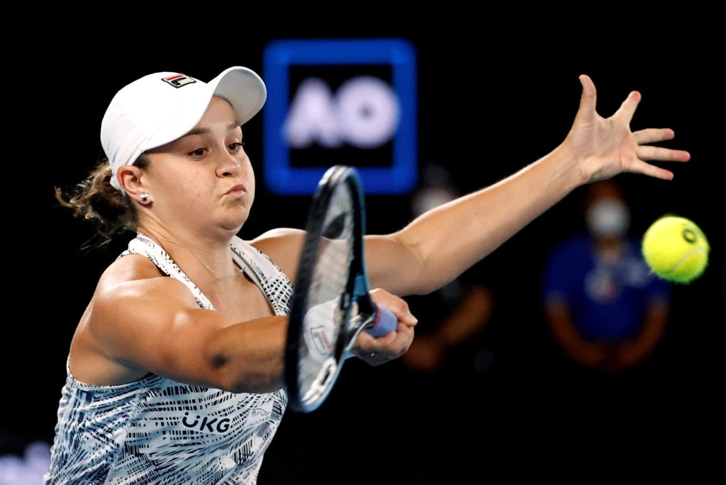 Světová jednička Ashleigh Bartyová během finále Australian Open