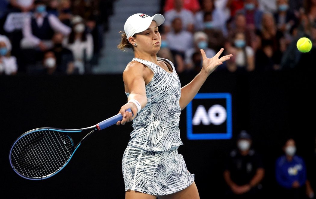 Světová jednička Ashleigh Bartyová během finále Australian Open