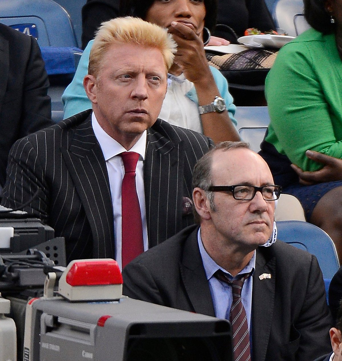 Nad Kevinem Spaceyem seděl bývalý profesionál Boris Becker.