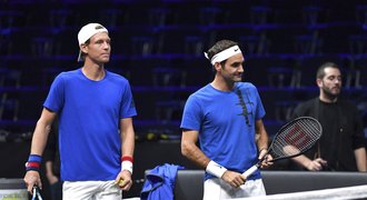 Debl s Rafou? Fanoušci by šíleli, smál se Federer. Už trénoval s Berdychem