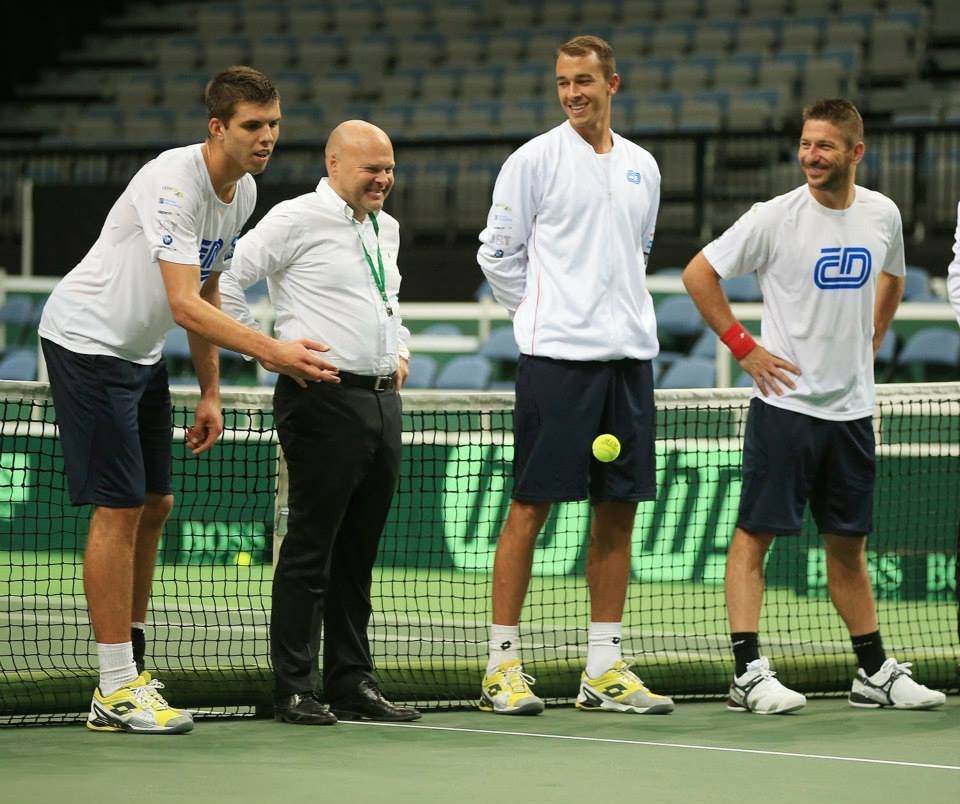 Čeští tenisté při tréninku na semifinále Davis Cupu s Argentinou