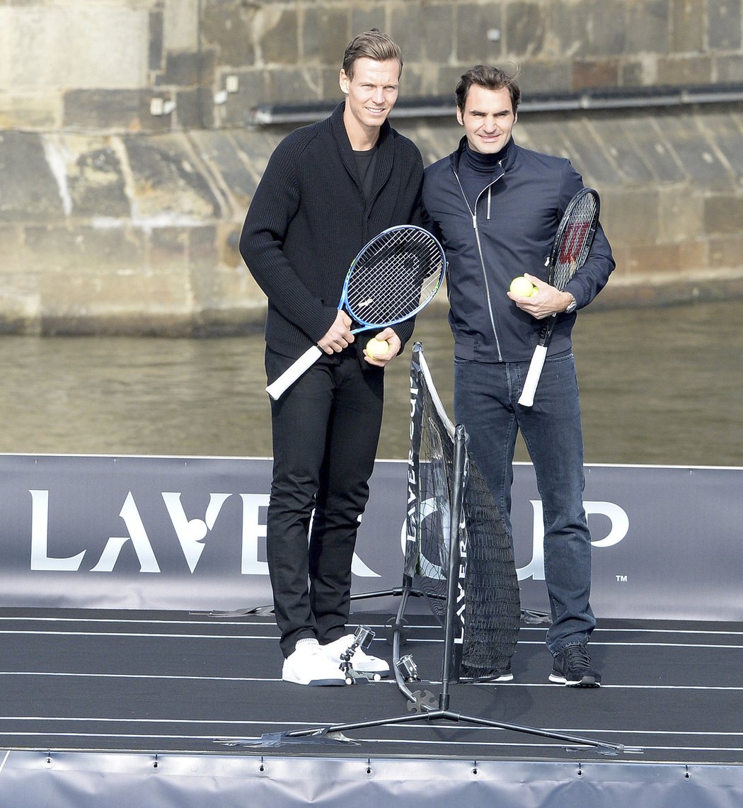 Tomáš Berdych a Roger Federer v Praze při příležitosti propagace Laver Cupu