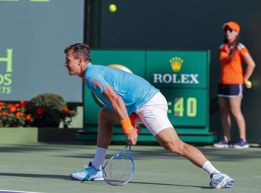 Český tenista Tomáš Berdych v utkání s Rogerem Federerem na turnaji v Miami