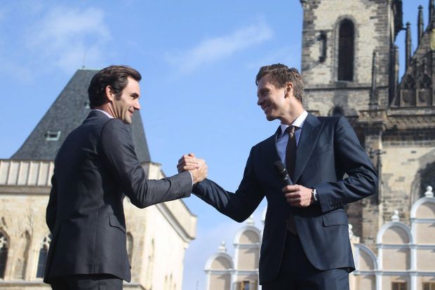 Roger Federer a Tomáš Berdych během setkání v Praze u příležitosti propagace nového tenisového turnaje Laver Cup, na kterém si oba zahrají Roger Federer a Tomáš Berdych během setkání v Praze u příležitosti propagace nového tenisového turnaje Laver Cup, na kterém si oba zahrají