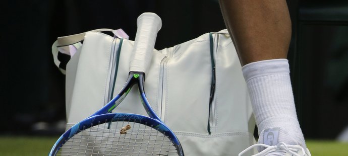 Podobizna Novaka Djokoviče na botách Tomáše Berdycha do finále Wimbledonu nepomohla