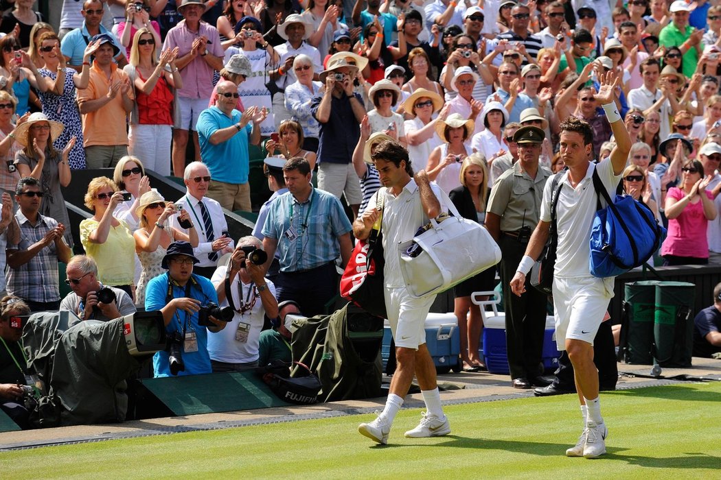 Tomáš Berdych po šokujícím vítězství ve čtvrtfinále Wimbledonu v roce 2010 nad Rogererem Federerem