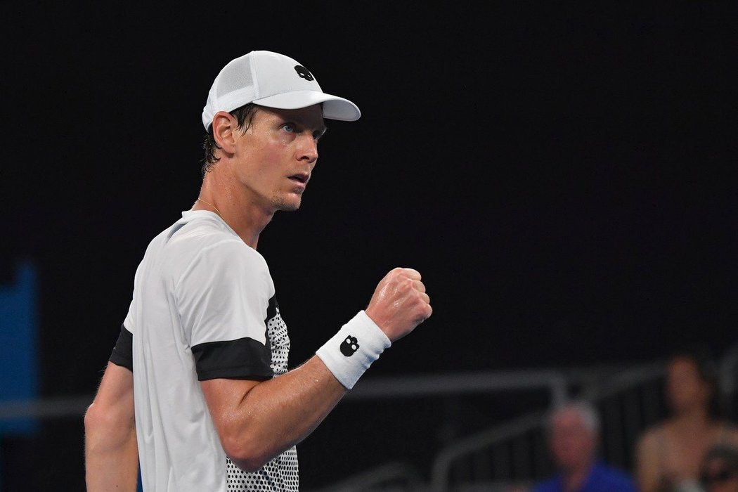 Tomáš Berdych postoupil do osmifinále tenisového Australian Open. S Argentincem Schwartzmanem poprvé na turnaji ztratil set, ale vyhrál 5:7, 6:3, 7:5 a 6:4.