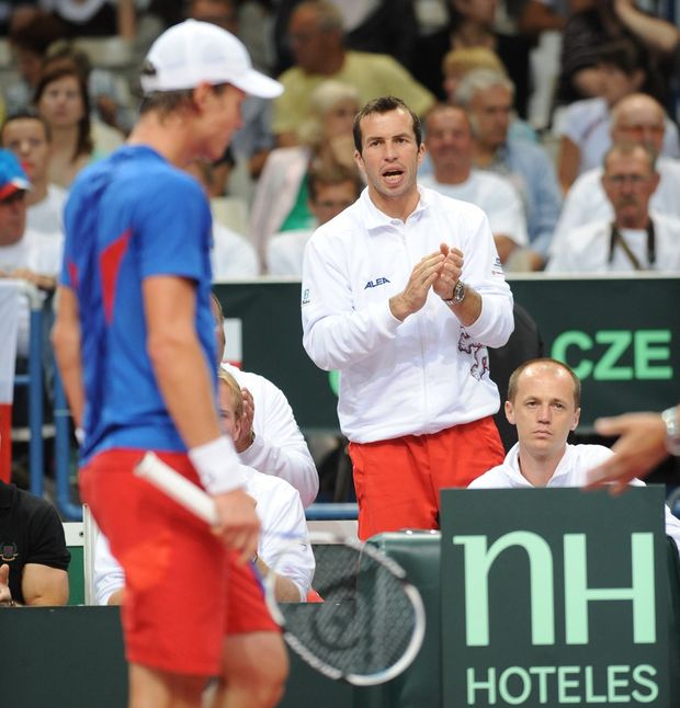 Radek Štěpánek svého spoluhráče celý zápas mocně povzbuzoval Radek Štěpánek svého spoluhráče celý zápas mocně povzbuzoval