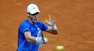 Berdych rozdrtil neškodného Troického, Štěpánek padl v pěti setech