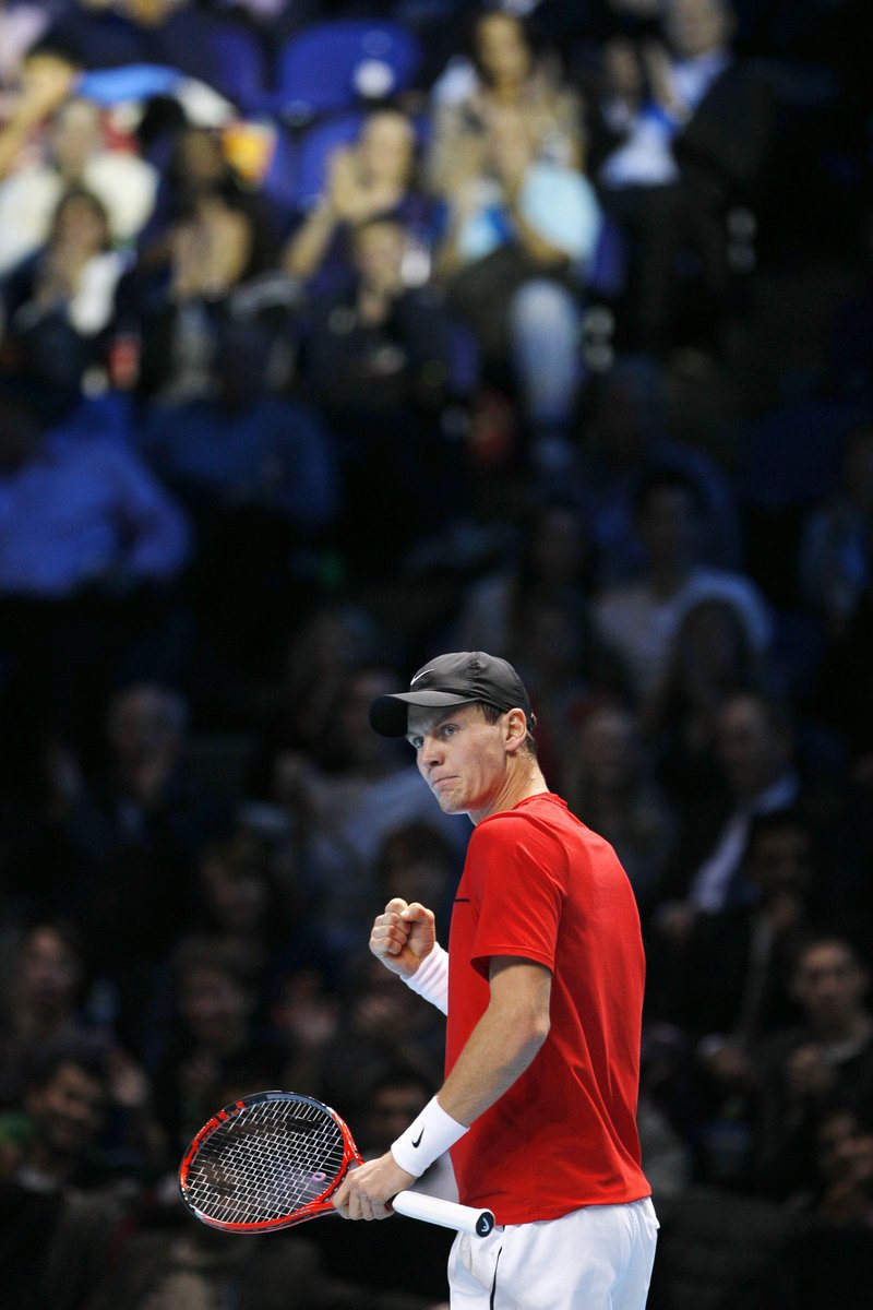 Tomáš Berdych porazil Davida Ferrera a postoupil do semifinále Turnaje mistrů