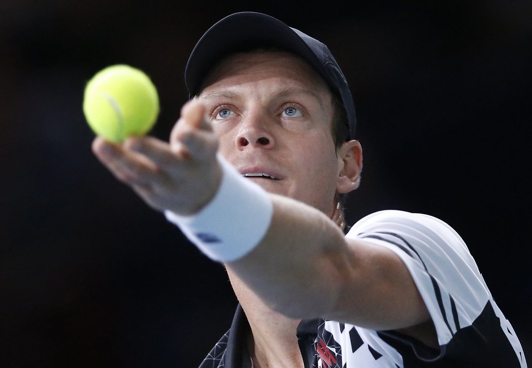 Tomáš Berdych v utkání na turnaji Masters v Paříži