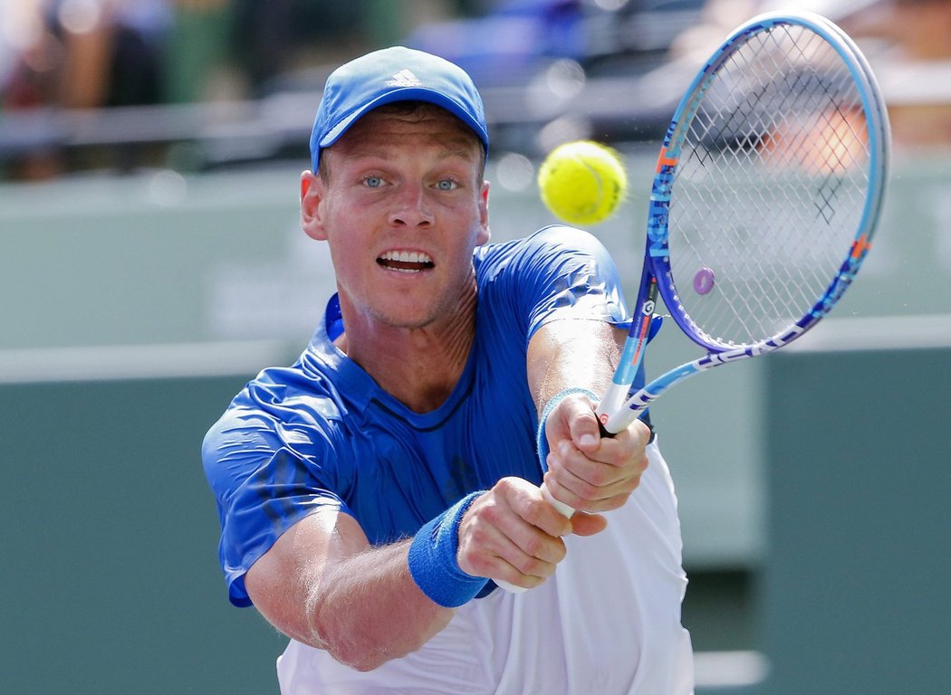 Tomáš Berdych na returnu v zápase proti Gasquetovi