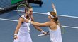 Ljudmila Samsonovová a Veronika Kuděrmetovová oslavují postup Ruska do finále