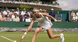 Marie Bouzková na Wimbledonu postupuje