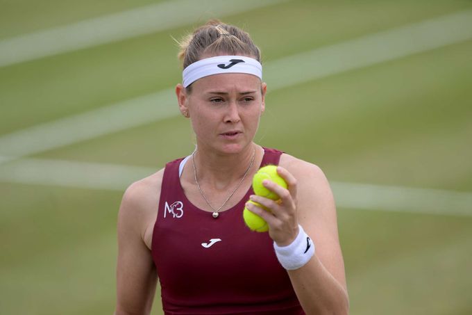 Bouzková má čtvrtý titul na okruhu WTA! V Nottinghamu zvládla bitvu s Navarrovou Bouzková má čtvrtý titul na okruhu WTA! V Nottinghamu zvládla bitvu s Navarrovou
