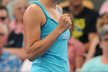 Barbora Záhlavová-Strýcová se raduje z vítězství nad Australankou Sally Peersovou ve druhém kole turnaje v Brisbane