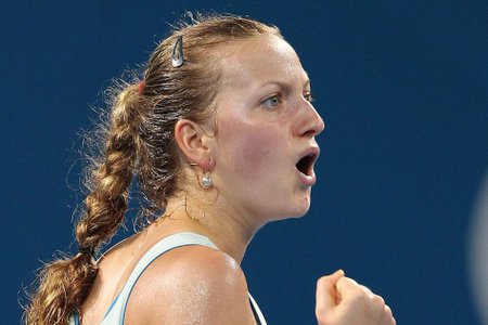 Petra Kvitová se raduje ve finále turnaje v Brisbane proti Němce Andree Petkovicové