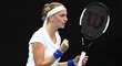 Tenistka Petra Kvitová porazila na turnaji v Brisbane Jennifer Bradyovou 6:4, 6:2 a v semifinále se střetne s další Američankou Madison Keysovou.