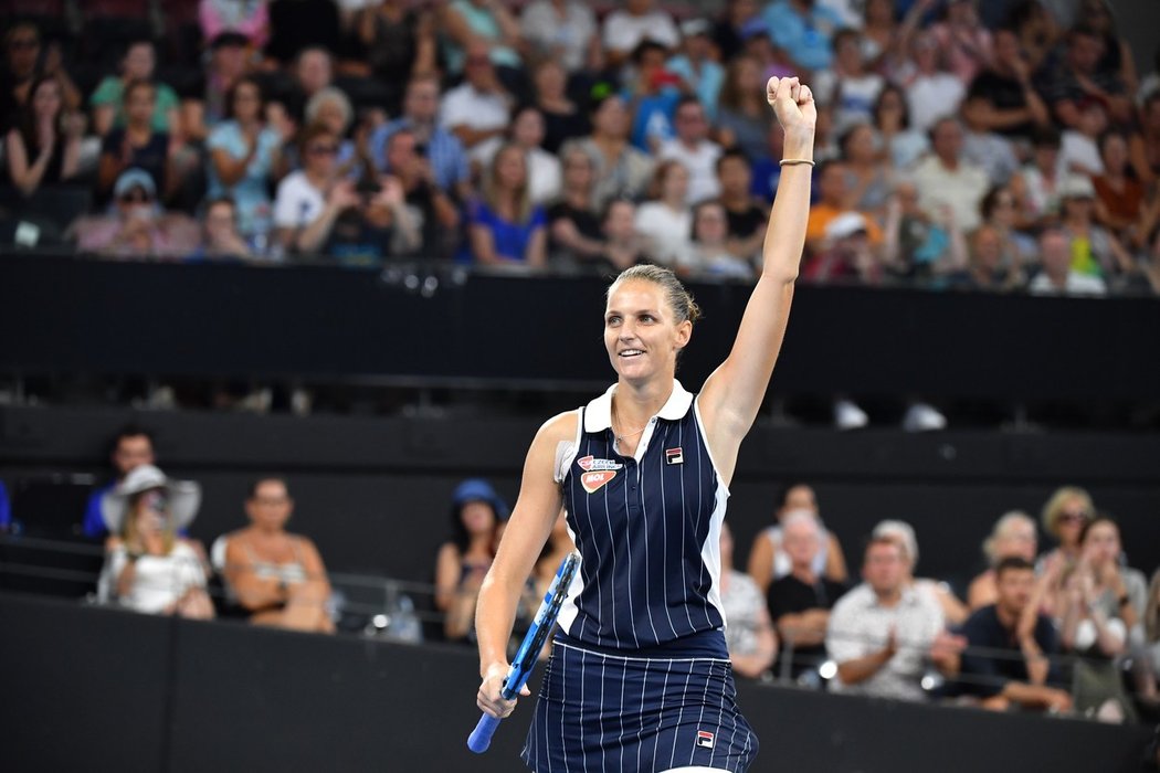 Karolína Plíšková ve finále v Brisbane porazila Američanku Madison Keysovou 6:4, 4:6, 7:5 a stejně jako loni na tamním turnaji zahájila rok vavřínem.