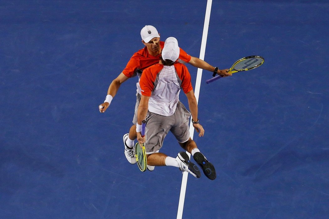 Bratři Bryanovi znovu ovládli Australian Open