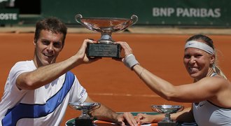 Hradecká s Čermákem slaví, na French Open vyhráli smíšenou čtyřhru