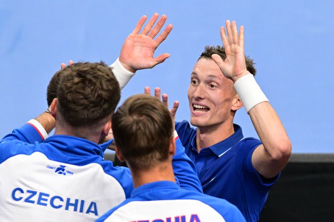 Davis Cup: Česko - USA 1:1. Z deprese do euforie. Skvělý Lehečka srazil finalistu US Open Davis Cup: Česko - USA 1:1. Z deprese do euforie. Skvělý Lehečka srazil finalistu US Open