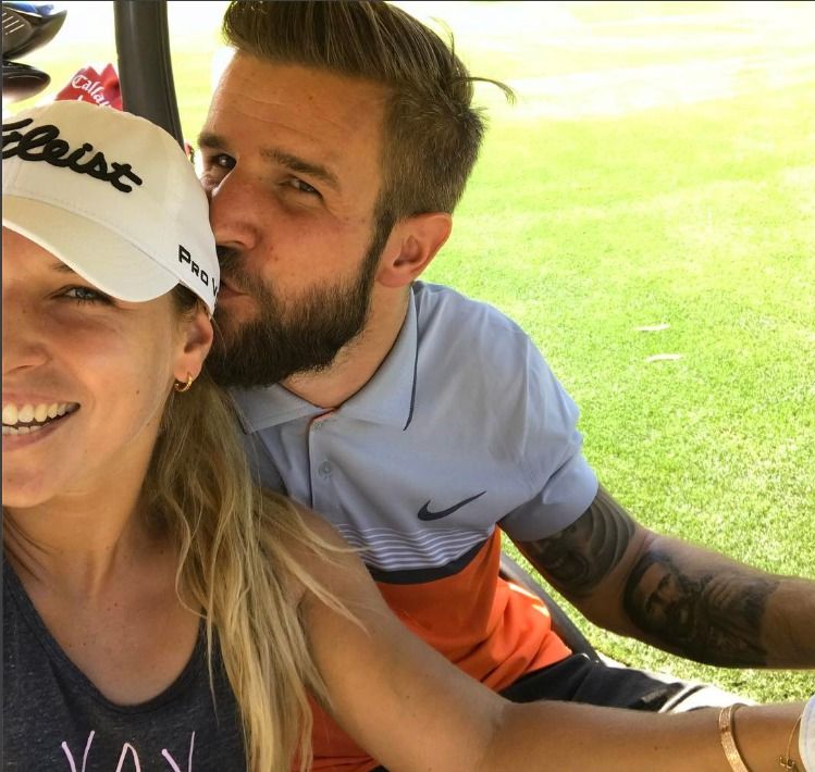 Dominika Cibulková si užívá volna s manželem Michalem na golfu.