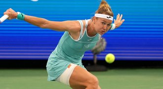 US Open: Bouzková hladce prošla do 3. kola, Nosková po bitvě končí