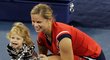 Kim Clijstersová s dcerou po svém vítězství na US Open