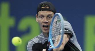 Berdych je v Dauhá ve čtvrtfinále. Postup ve třech setech slaví i Djokovič